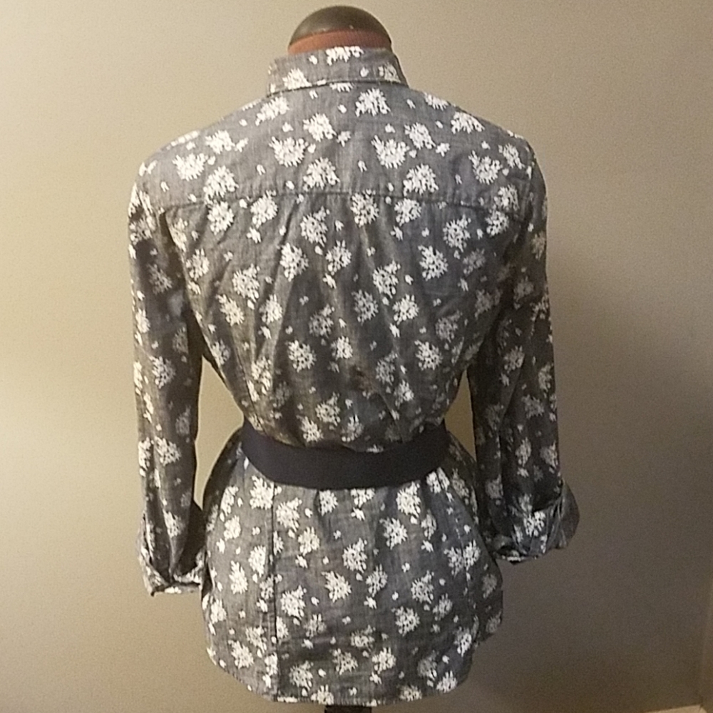 Shirt - Picture 3 of 4